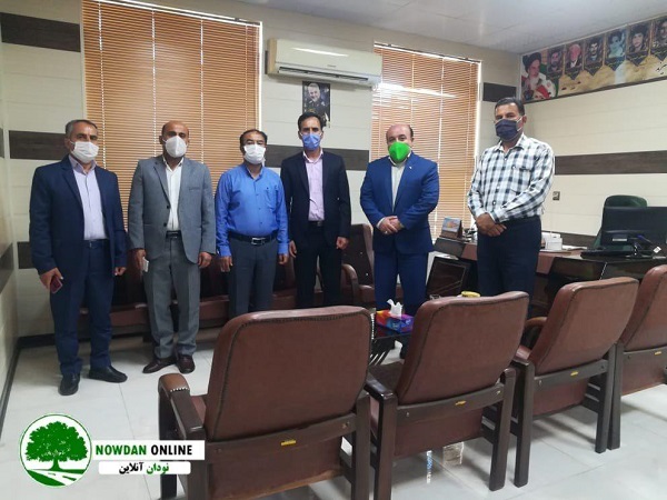 رییس اداره آموزش و پرورش بخش کوهمره نودان با حضور در دفتر شهردار نودان روز شهرداری ها را تبریک گفتند + عکس