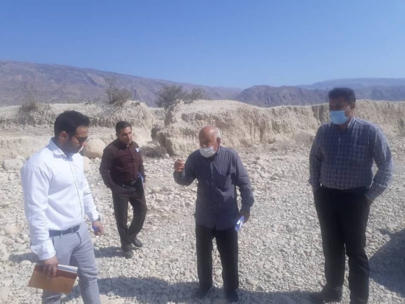 بازدید کارشناس اداره آب شهرستان های کازرون و کوه چناراز حریم رودخانه نودان