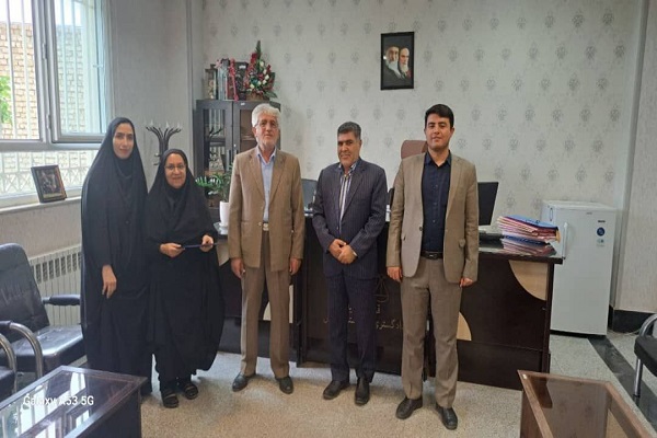 تقدیر از مدیر مدرسه ای که علیرغم بیماری در کلاس ها حاضر می شود