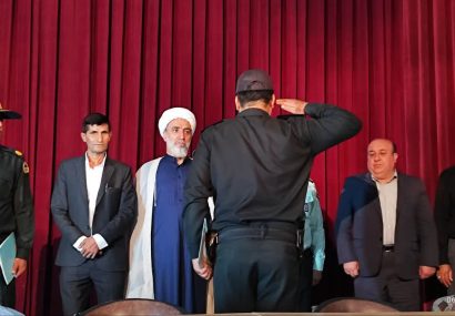 جلسه تکریم و معارفه فرماندهان قدیم و جدید حوزه انتظامی بخش کوهمره نودان برگزار شد