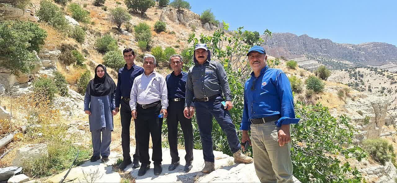 بازدید کارشناسان جهاد کشاورزی استان فارس از جاده‌های بین‌باغی بخش کوهمره نودان